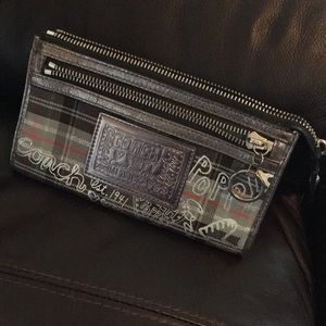 Coach poppy wristlet